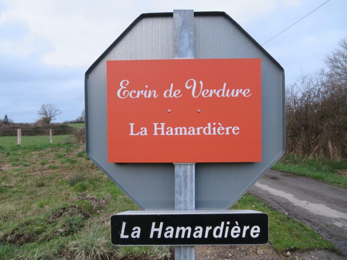Ecrin de Verdure Sainte-Suzanne  Extérieur photo